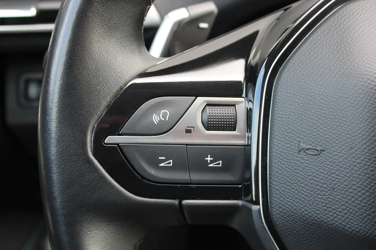 1.2 PureTech 130pk EAT8 Blue Lease Allure | Automaat | Navigatie | Camera | NL auto | 7 Persoons | All season | Nieuw model |