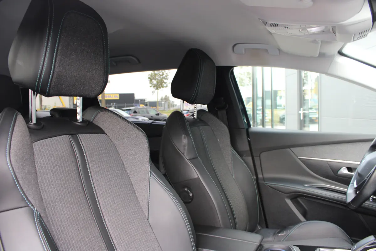 1.2 PureTech 130pk EAT8 Blue Lease Allure | Automaat | Navigatie | Camera | NL auto | 7 Persoons | All season | Nieuw model |