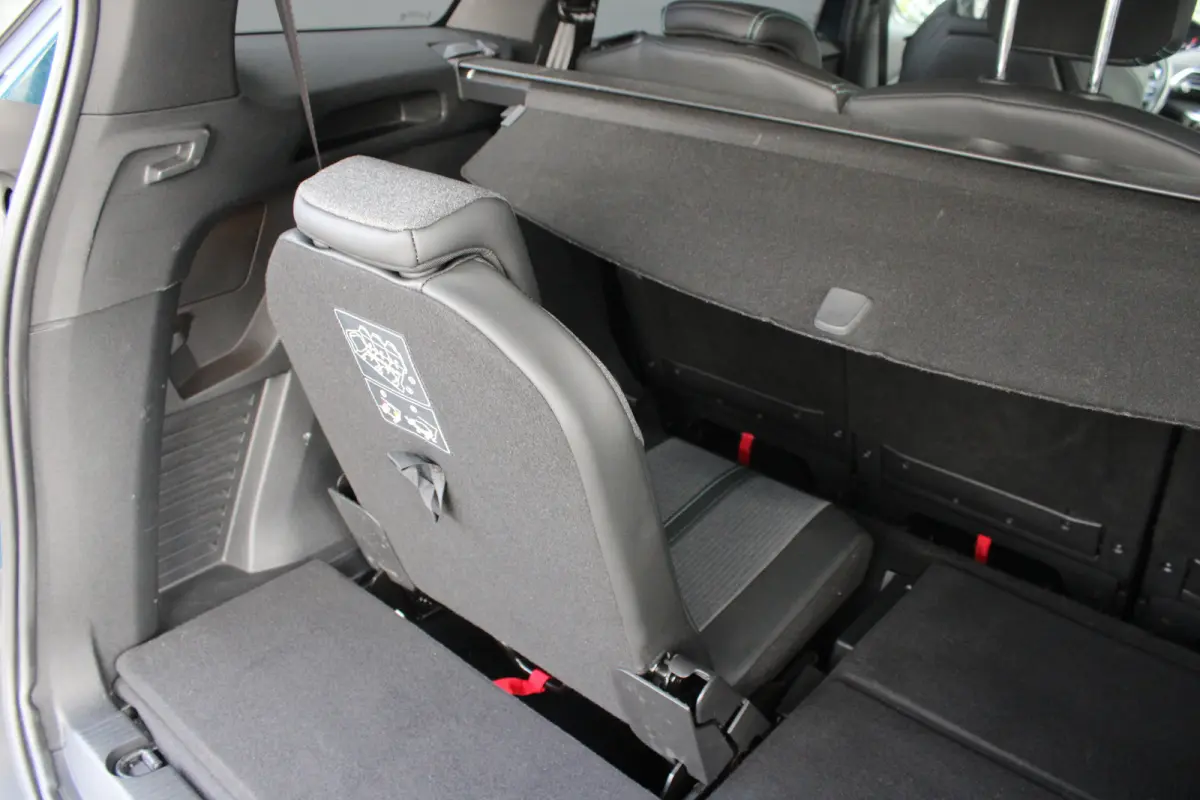 1.2 PureTech 130pk EAT8 Blue Lease Allure | Automaat | Navigatie | Camera | NL auto | 7 Persoons | All season | Nieuw model |