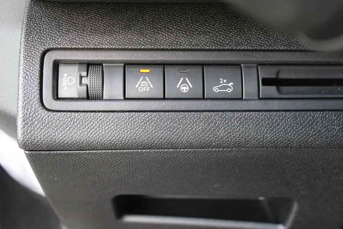 1.2 PureTech 130pk EAT8 Blue Lease Allure | Automaat | Navigatie | Camera | NL auto | 7 Persoons | All season | Nieuw model |