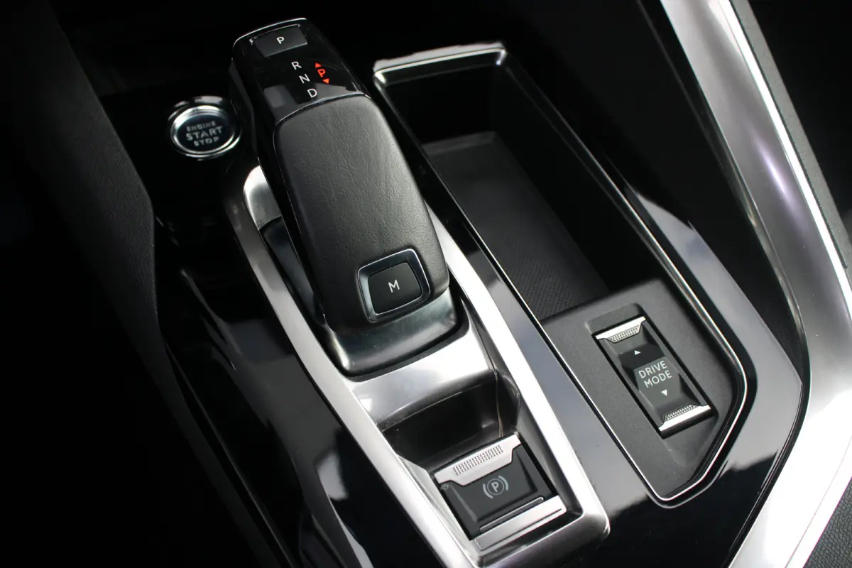 1.2 PureTech 130pk EAT8 Blue Lease Allure | Automaat | Navigatie | Camera | NL auto | 7 Persoons | All season | Nieuw model |