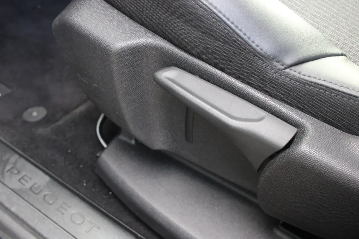 1.2 PureTech 130pk EAT8 Blue Lease Allure | Automaat | Navigatie | Camera | NL auto | 7 Persoons | All season | Nieuw model |