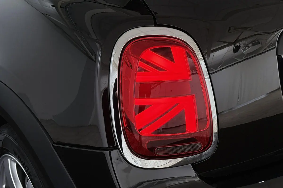 1.5 One Essential Groot Navi LED Koplampen Apple CarPlay