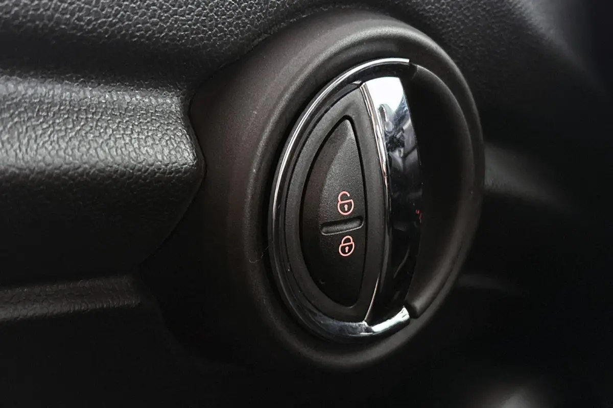 1.5 One Essential Groot Navi LED Koplampen Apple CarPlay