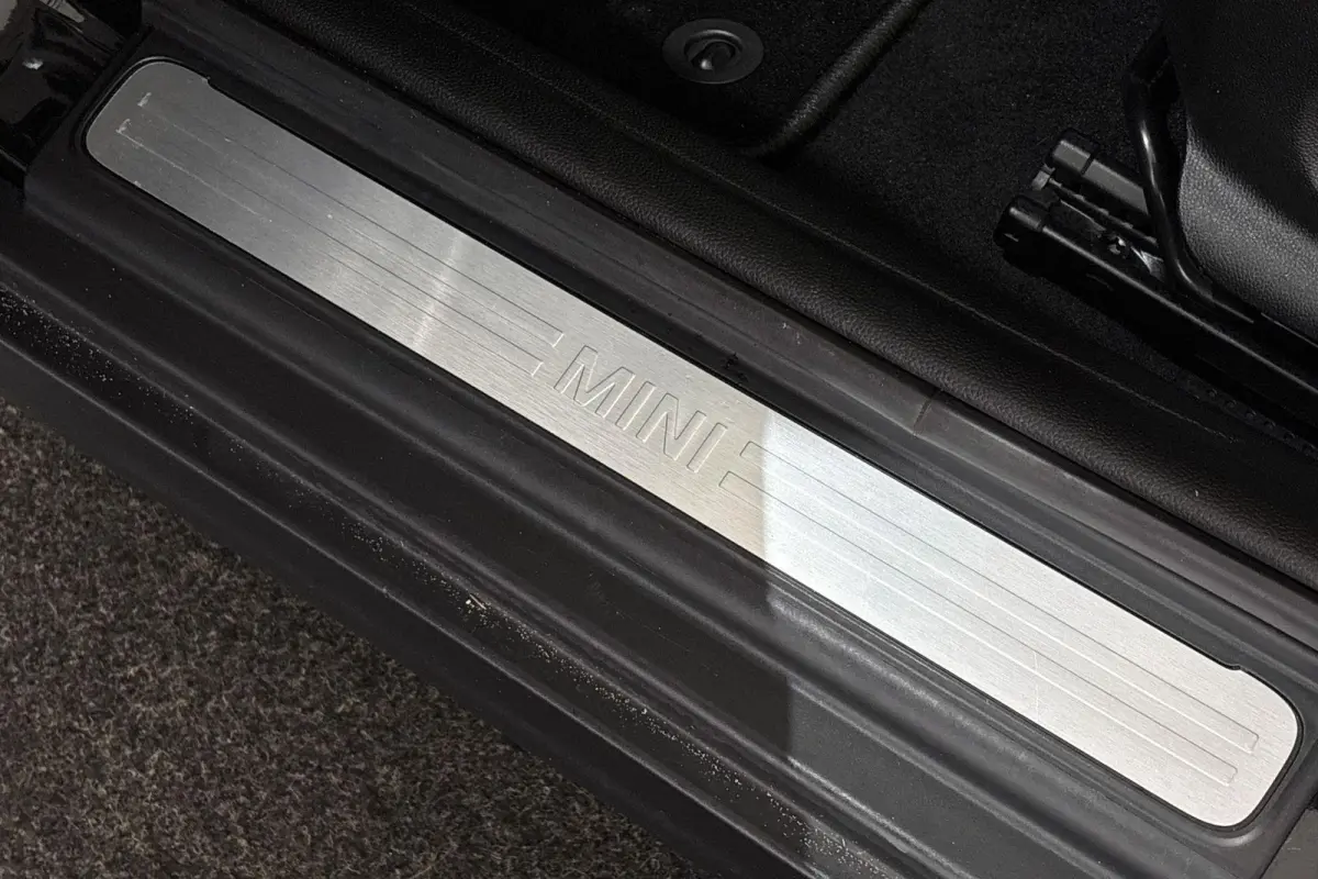 1.5 One Essential Groot Navi LED Koplampen Apple CarPlay