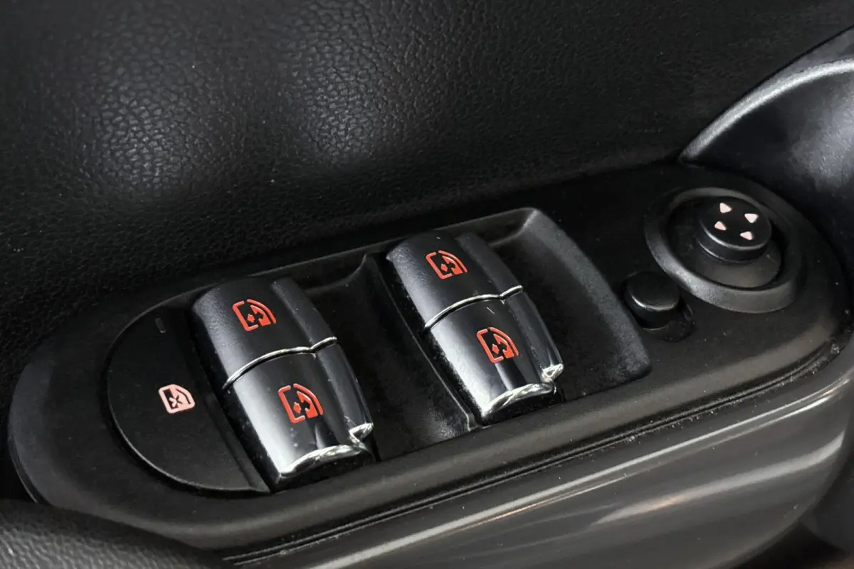 1.5 One Essential Groot Navi LED Koplampen Apple CarPlay