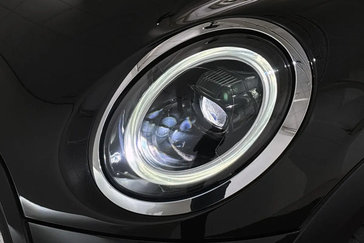 1.5 One Essential Groot Navi LED Koplampen Apple CarPlay