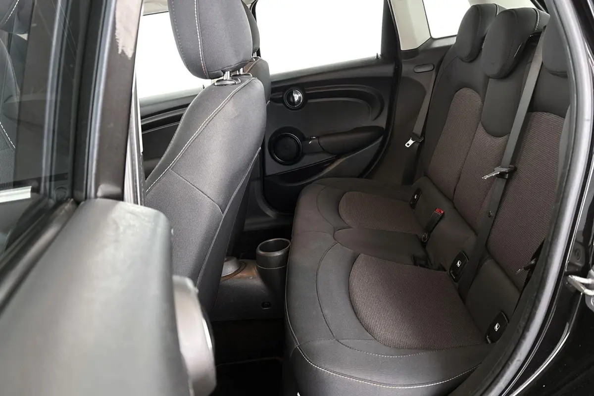 1.5 One Essential Groot Navi LED Koplampen Apple CarPlay