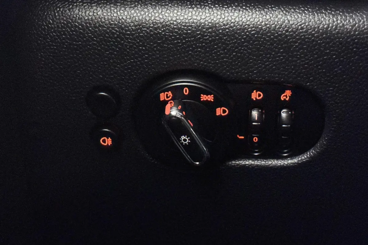 1.5 One Essential Groot Navi LED Koplampen Apple CarPlay