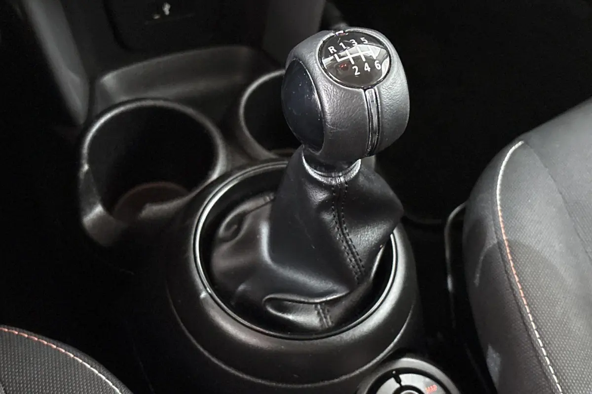 1.5 One Essential Groot Navi LED Koplampen Apple CarPlay