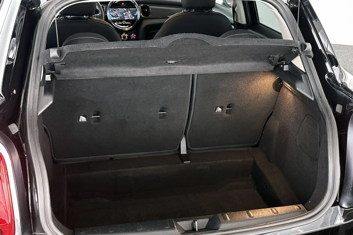 1.5 One Essential Groot Navi LED Koplampen Apple CarPlay
