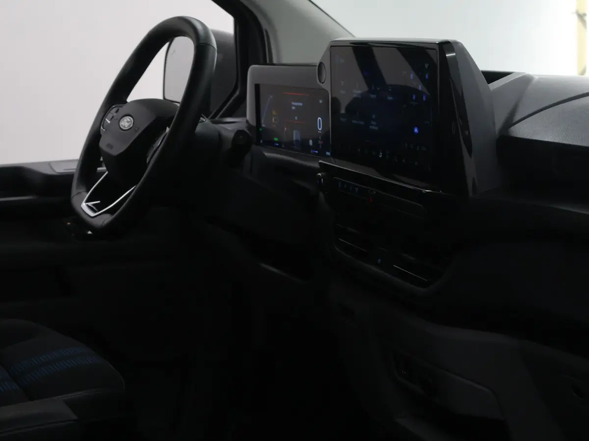 320 | L2 H1 | SPORT | 2-ZITS | LED KOPLAMPEN | ADAPTIVE CRUISE CONTROL | NAVIGATIE | ACHTERUITRIJCAMERA | STOELVERWARMING | STUURWIELVERWARMING | CLIMATE CONTROL | BOM VOL IN OPTIES