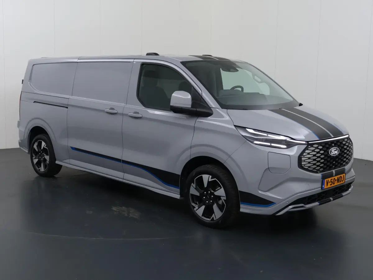 320 | L2 H1 | SPORT | 2-ZITS | LED KOPLAMPEN | ADAPTIVE CRUISE CONTROL | NAVIGATIE | ACHTERUITRIJCAMERA | STOELVERWARMING | STUURWIELVERWARMING | CLIMATE CONTROL | BOM VOL IN OPTIES