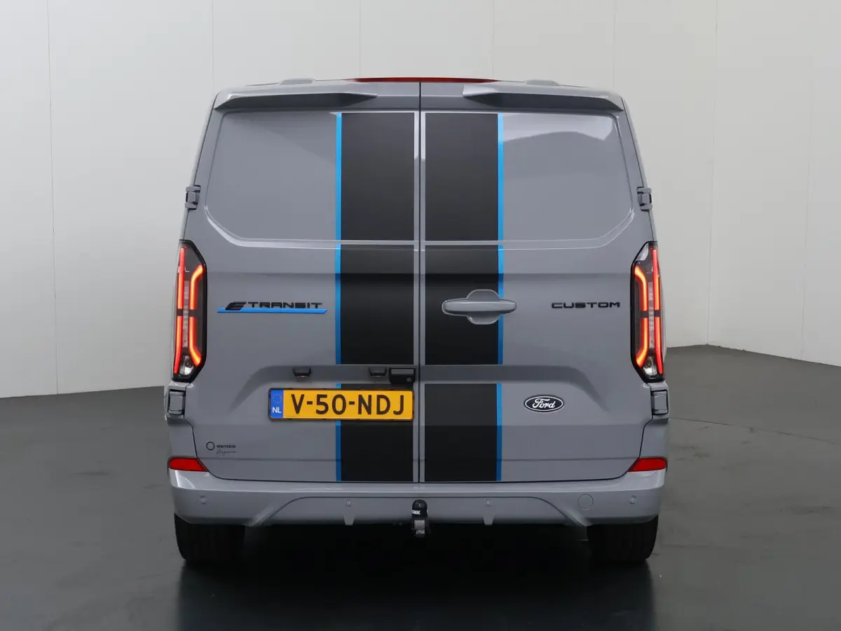 320 | L2 H1 | SPORT | 2-ZITS | LED KOPLAMPEN | ADAPTIVE CRUISE CONTROL | NAVIGATIE | ACHTERUITRIJCAMERA | STOELVERWARMING | STUURWIELVERWARMING | CLIMATE CONTROL | BOM VOL IN OPTIES