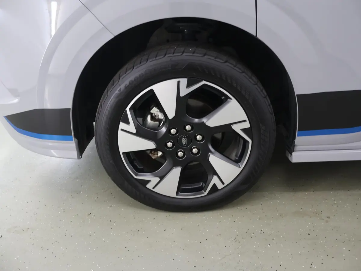 320 | L2 H1 | SPORT | 2-ZITS | LED KOPLAMPEN | ADAPTIVE CRUISE CONTROL | NAVIGATIE | ACHTERUITRIJCAMERA | STOELVERWARMING | STUURWIELVERWARMING | CLIMATE CONTROL | BOM VOL IN OPTIES