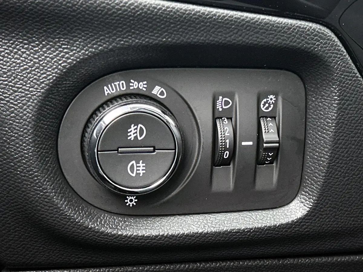 1.2 Edition | Apple Carplay/Android Auto | Licht & Regen Sensoren | Lichtmetalen Velgen