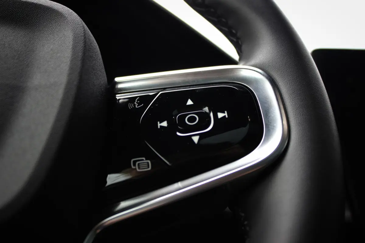 Long Range Single Motor 78 kWh // 96% SoH | Pilot Pack | Plus Pack | Panoramadak | Trekhaak | Harman Kardon | 360 camera | Memory