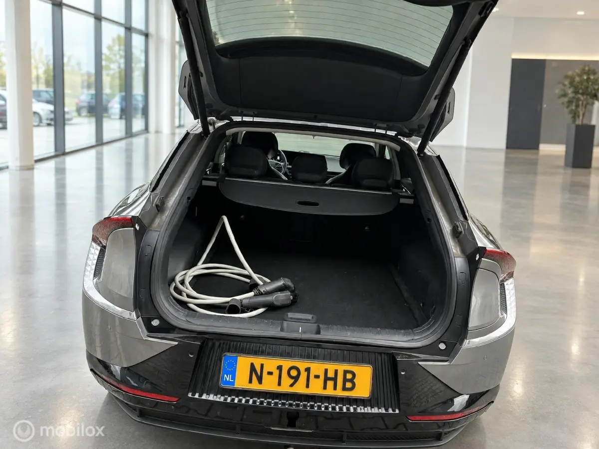 Plus 77.4 kWh | SOH 98% | Trekhaak | Leder | Stoelkoeling | Stoel- & Stuurverwarming