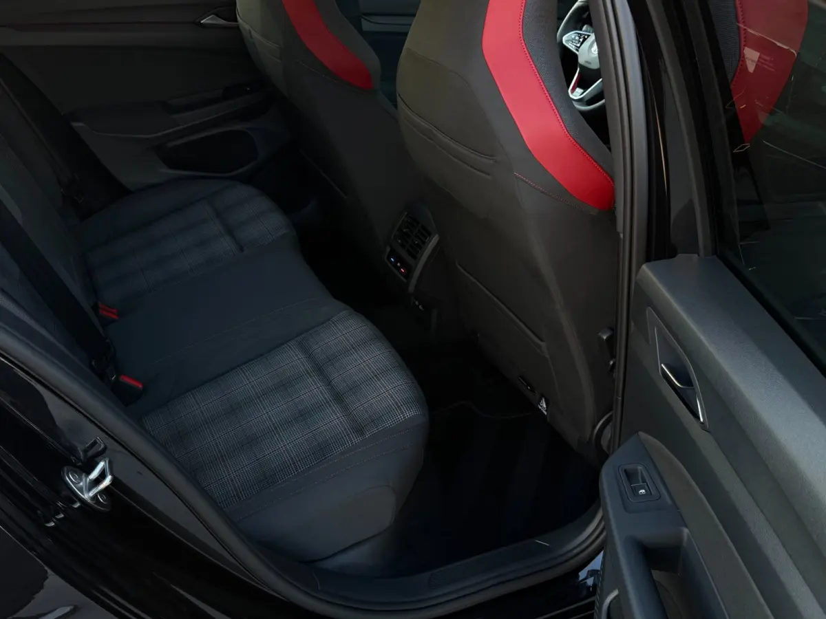 2.0 TSI GTI / JD Engineering / Pano / NAP / Ambiance / Dodehoek / Camera / Carplay / IQ Lights / Garantie / ACC /