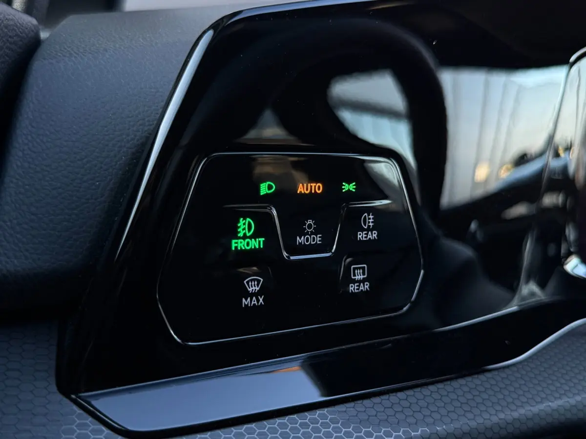 2.0 TSI GTI / JD Engineering / Pano / NAP / Ambiance / Dodehoek / Camera / Carplay / IQ Lights / Garantie / ACC /