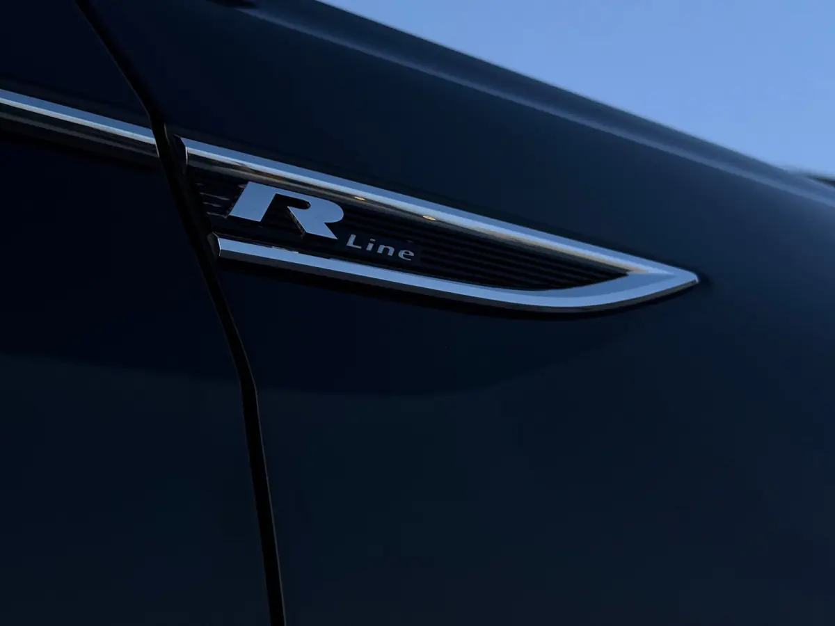 1.0 TSI Style Business R / 3x R-LINE / Carplay / Dodehoek / Camera / Led / Keyless / ACC / Lane Assist /
