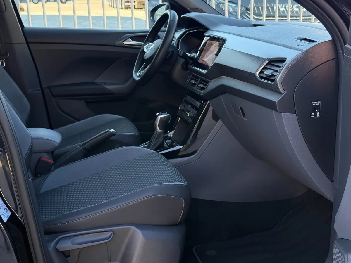 1.0 TSI Style Business R / 3x R-LINE / Carplay / Dodehoek / Camera / Led / Keyless / ACC / Lane Assist /