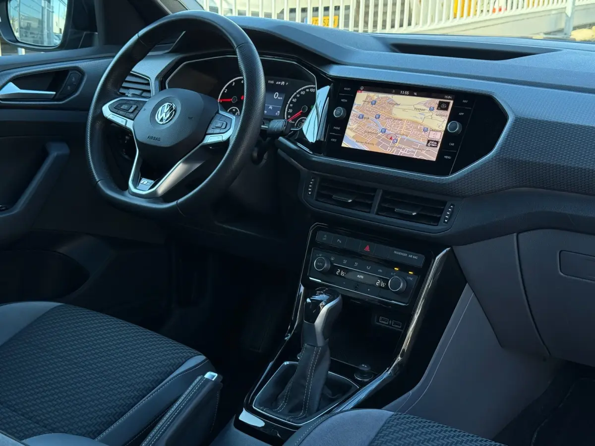 1.0 TSI Style Business R / 3x R-LINE / Carplay / Dodehoek / Camera / Led / Keyless / ACC / Lane Assist /