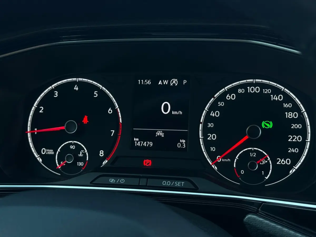1.0 TSI Style Business R / 3x R-LINE / Carplay / Dodehoek / Camera / Led / Keyless / ACC / Lane Assist /