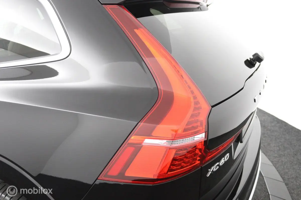 2.0 T6 Plug-in hybrid AWD Plus Bright | Trekhaak | Pilot Assist | Pano | Stoel- Stuurverwarming | Achterbank verwarmd |