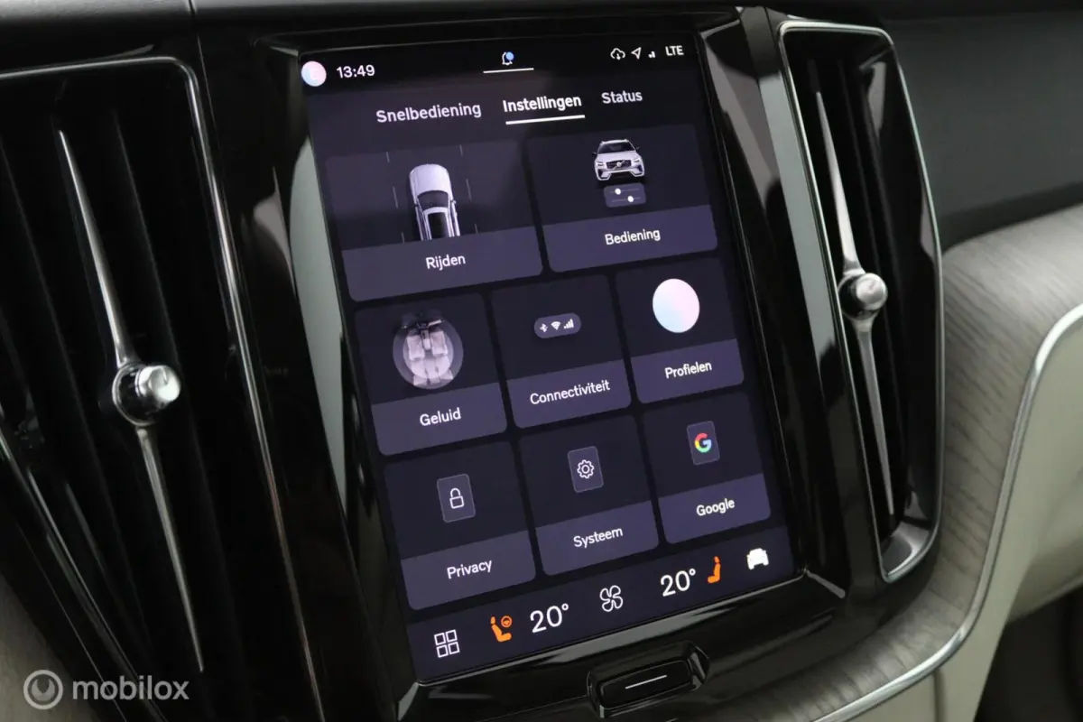 2.0 T6 Plug-in hybrid AWD Plus Bright | Trekhaak | Pilot Assist | Pano | Stoel- Stuurverwarming | Achterbank verwarmd |