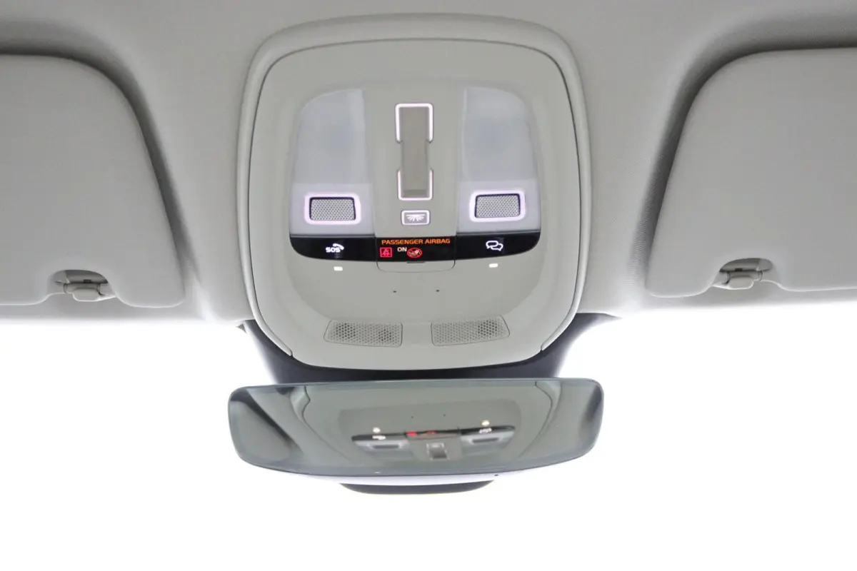 2.0 T6 Plug-in hybrid AWD Plus Bright | Trekhaak | Pilot Assist | Pano | Stoel- Stuurverwarming | Achterbank verwarmd |