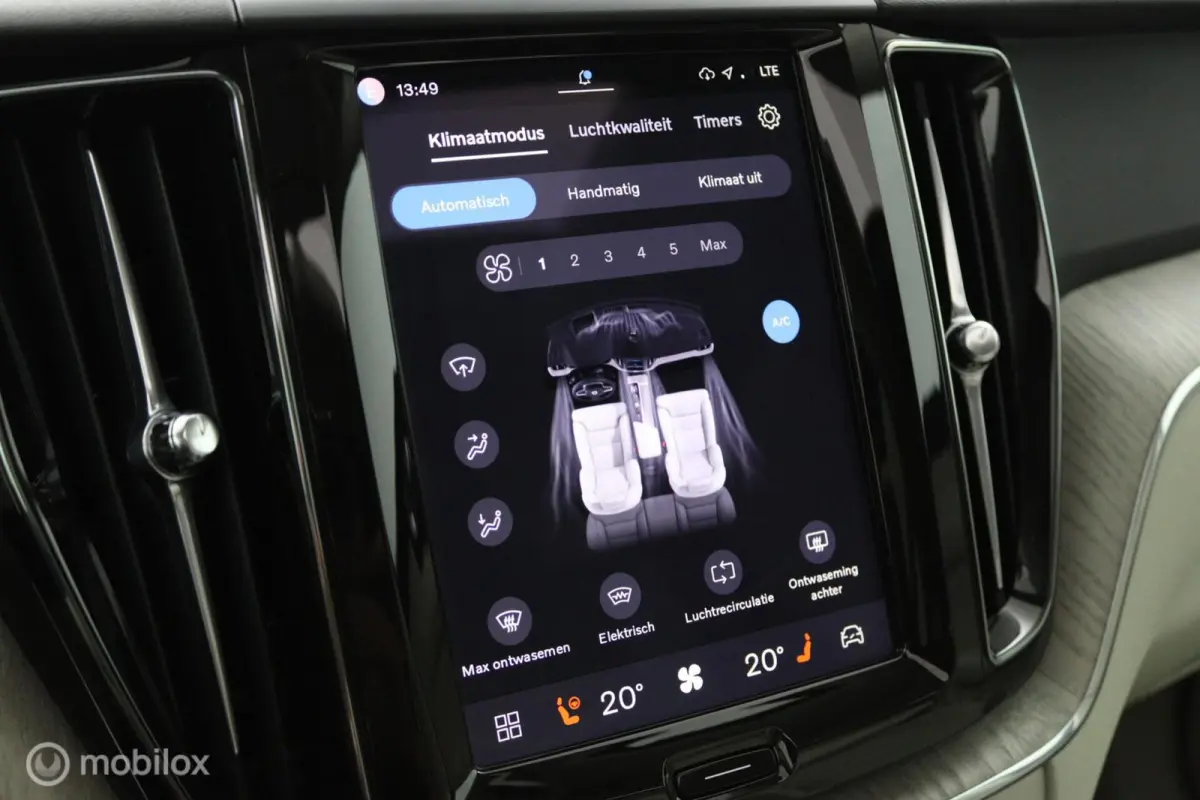 2.0 T6 Plug-in hybrid AWD Plus Bright | Trekhaak | Pilot Assist | Pano | Stoel- Stuurverwarming | Achterbank verwarmd |