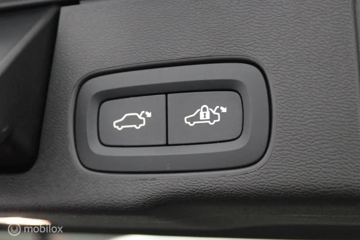 2.0 T6 Plug-in hybrid AWD Plus Bright | Trekhaak | Pilot Assist | Pano | Stoel- Stuurverwarming | Achterbank verwarmd |