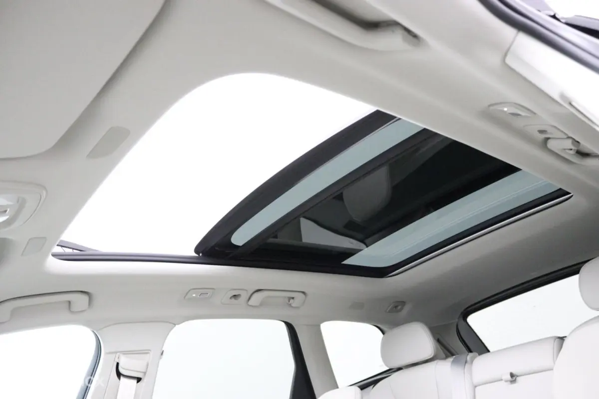 2.0 T6 Plug-in hybrid AWD Plus Bright | Trekhaak | Pilot Assist | Pano | Stoel- Stuurverwarming | Achterbank verwarmd |