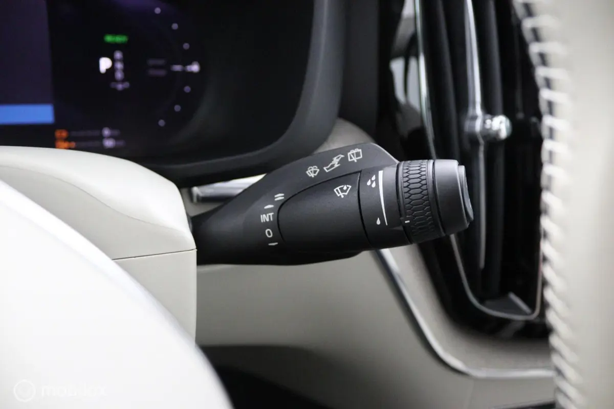 2.0 T6 Plug-in hybrid AWD Plus Bright | Trekhaak | Pilot Assist | Pano | Stoel- Stuurverwarming | Achterbank verwarmd |