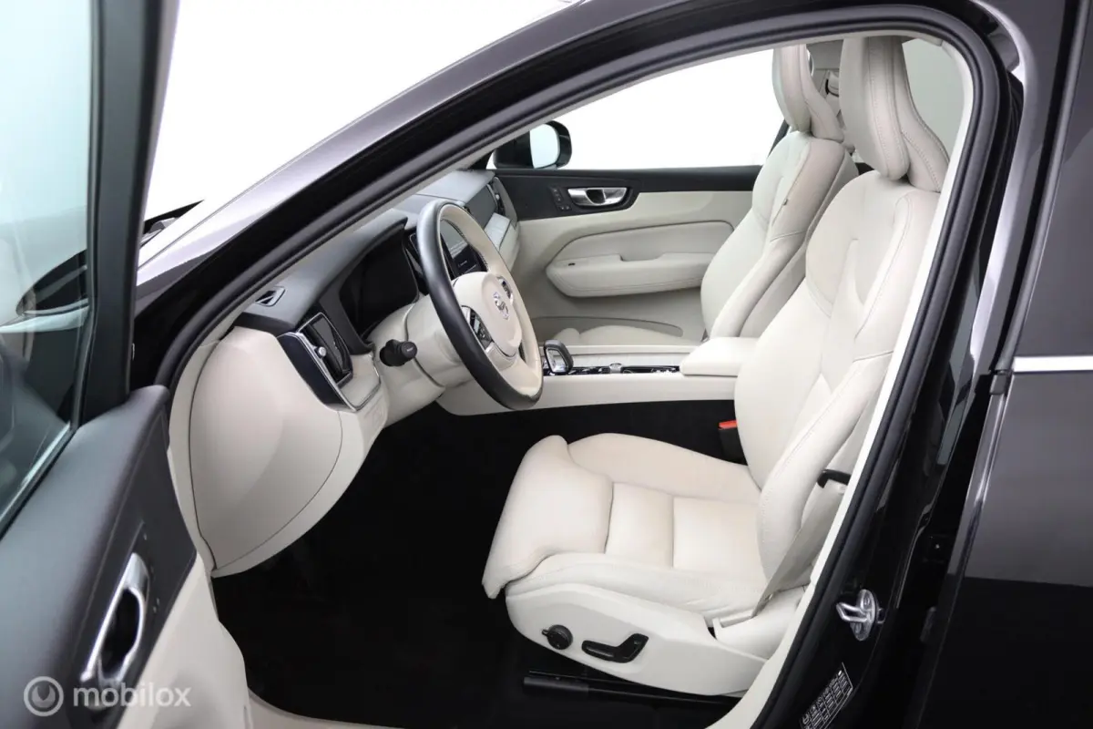 2.0 T6 Plug-in hybrid AWD Plus Bright | Trekhaak | Pilot Assist | Pano | Stoel- Stuurverwarming | Achterbank verwarmd |