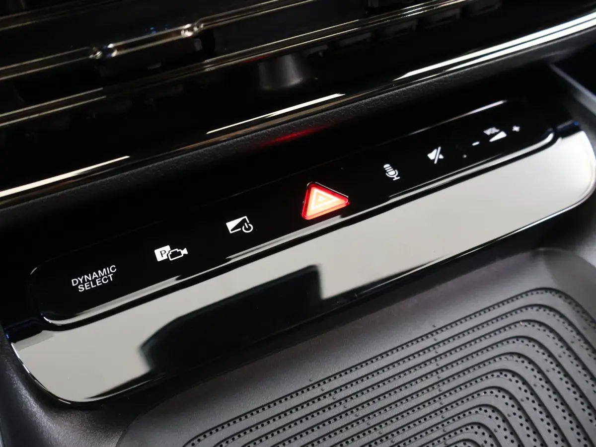 180 Business Solution AMG | Night | Burmester | Panoramadak  | AMG-line Plus | Premium Plus | Trekhaak | Massagestoelen |