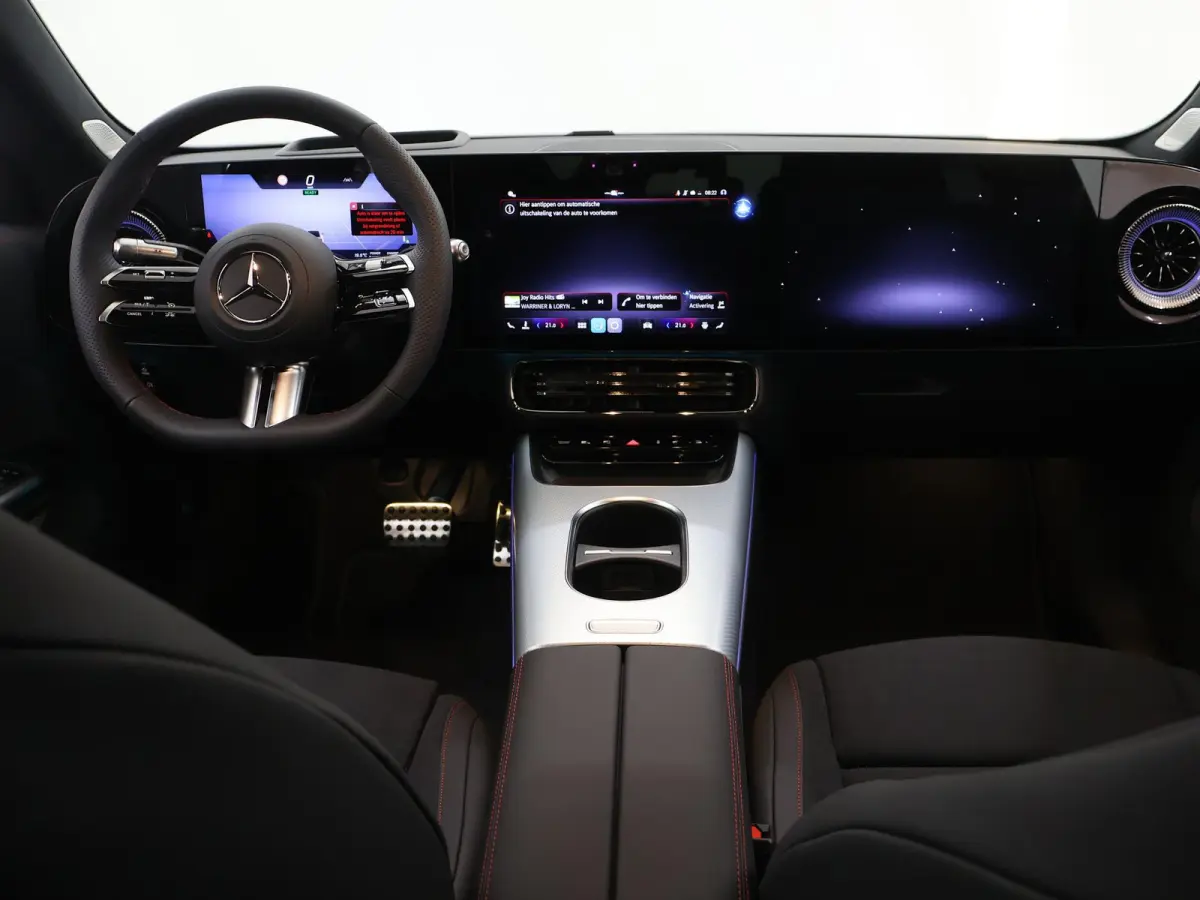 180 Business Solution AMG | Night | Burmester | Panoramadak  | AMG-line Plus | Premium Plus | Trekhaak | Massagestoelen |