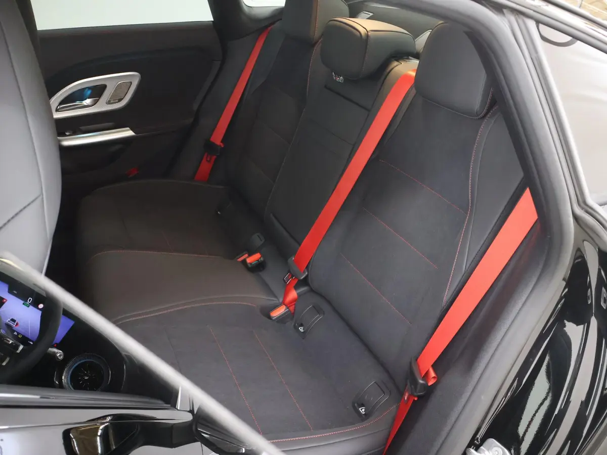 180 Business Solution AMG | Night | Burmester | Panoramadak  | AMG-line Plus | Premium Plus | Trekhaak | Massagestoelen |