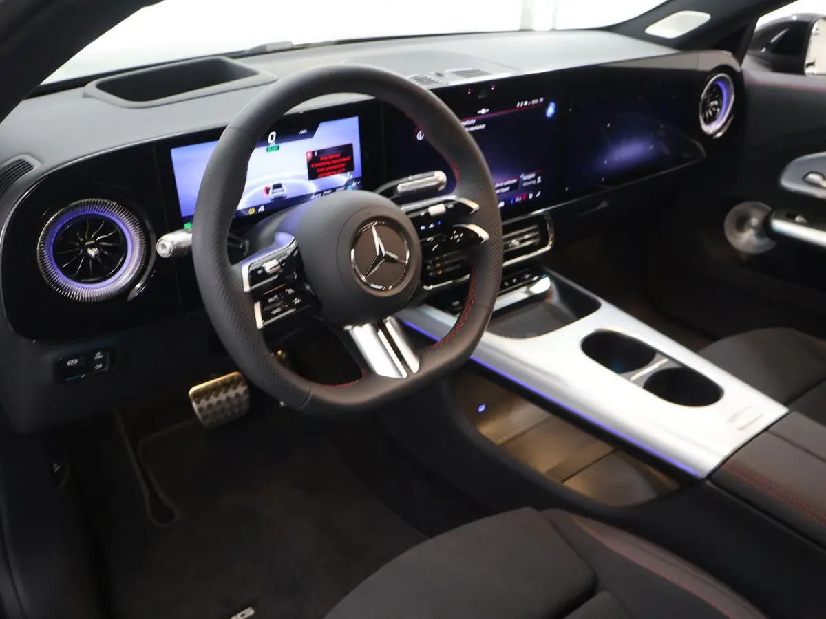 180 Business Solution AMG | Night | Burmester | Panoramadak  | AMG-line Plus | Premium Plus | Trekhaak | Massagestoelen |