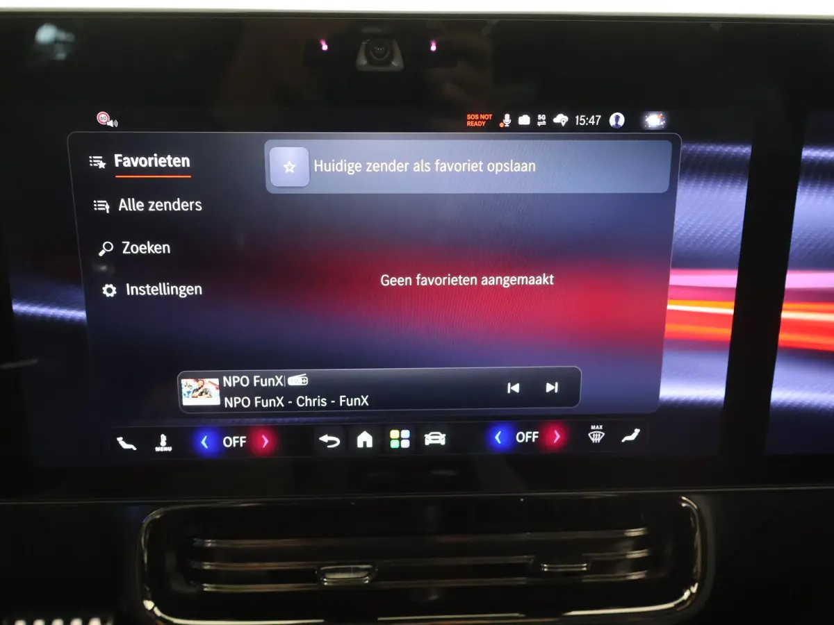 180 Business Solution AMG | Premium Pakket | 19"LM velgen | Superscreen | Panoramadak | Night Pakket | Sportstoelen |