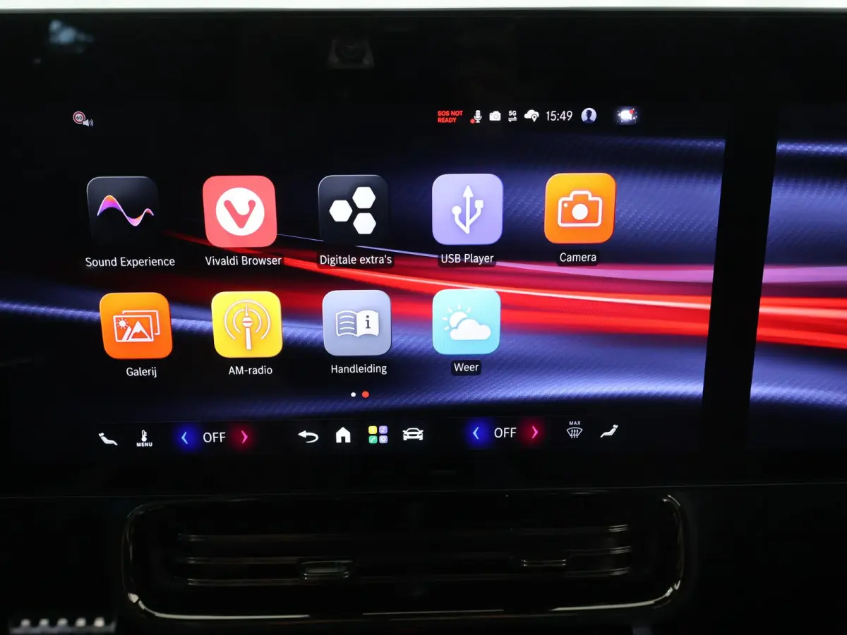 180 Business Solution AMG | Premium Pakket | 19"LM velgen | Superscreen | Panoramadak | Night Pakket | Sportstoelen |