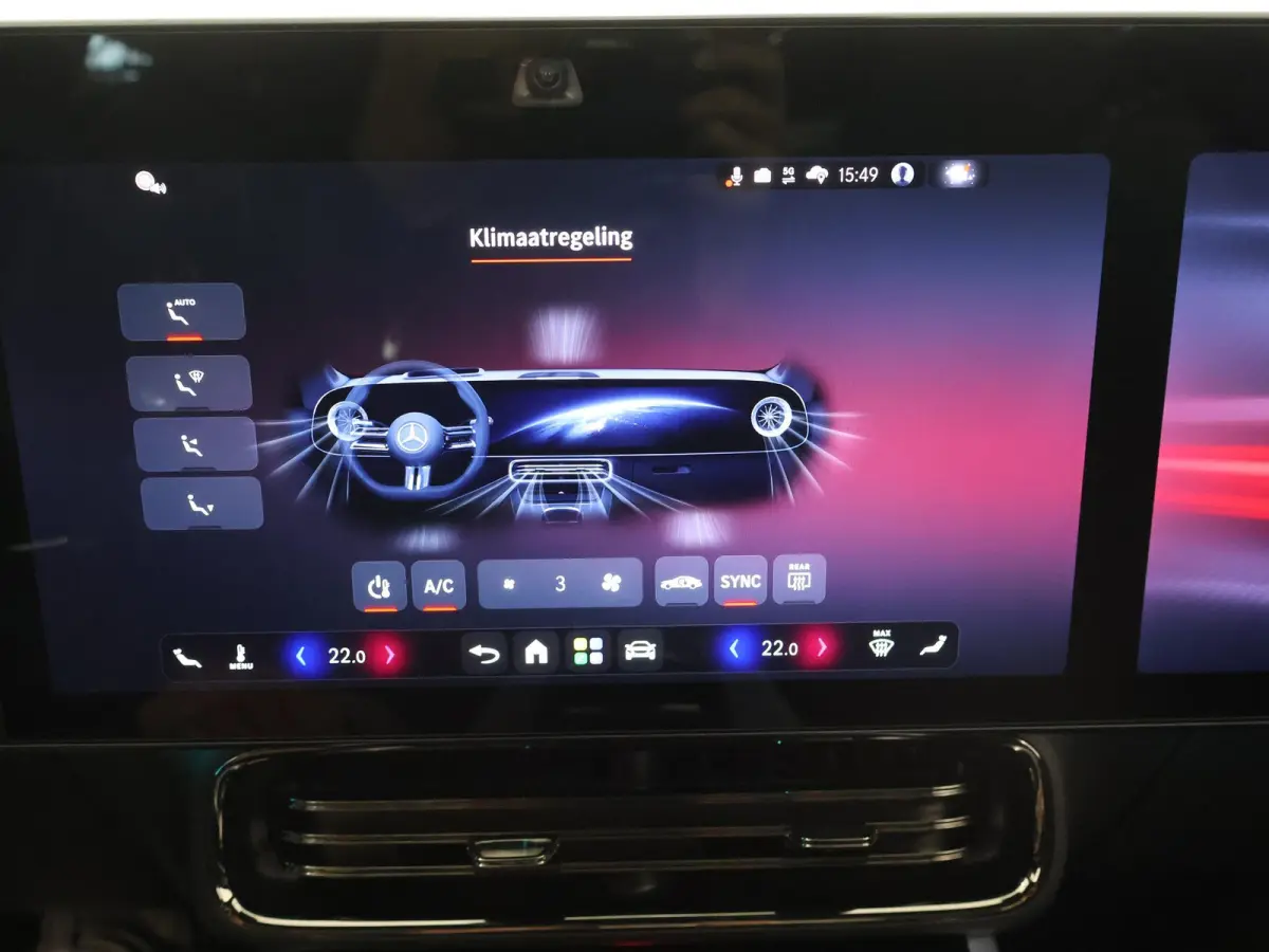 180 Business Solution AMG | Premium Pakket | 19"LM velgen | Superscreen | Panoramadak | Night Pakket | Sportstoelen |