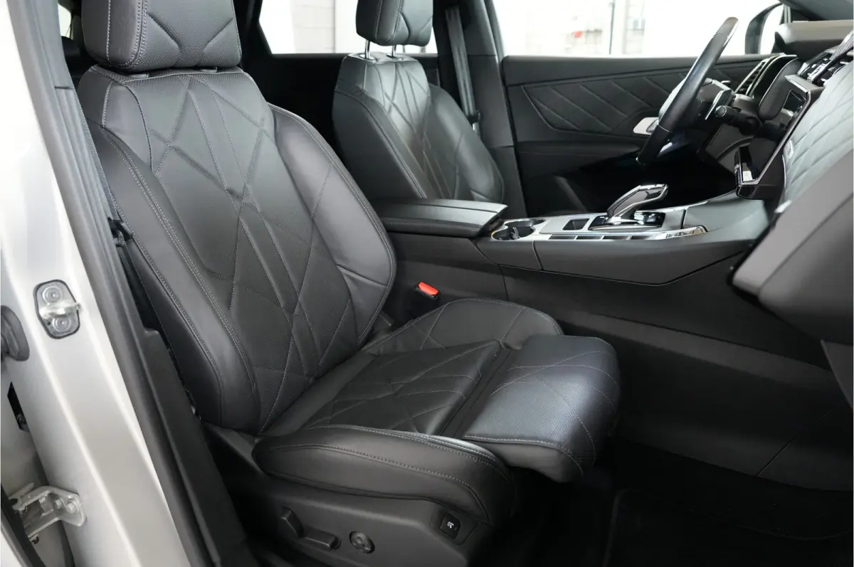 E-Tense 300 pk 4x4 | Pano | Leder | Massage | Nachtzicht | Stl. verw. | Camera 360 | El. klep | Premium Audio |