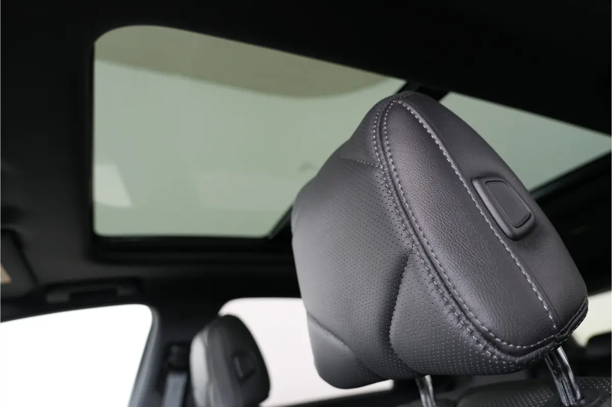 E-Tense 300 pk 4x4 | Pano | Leder | Massage | Nachtzicht | Stl. verw. | Camera 360 | El. klep | Premium Audio |