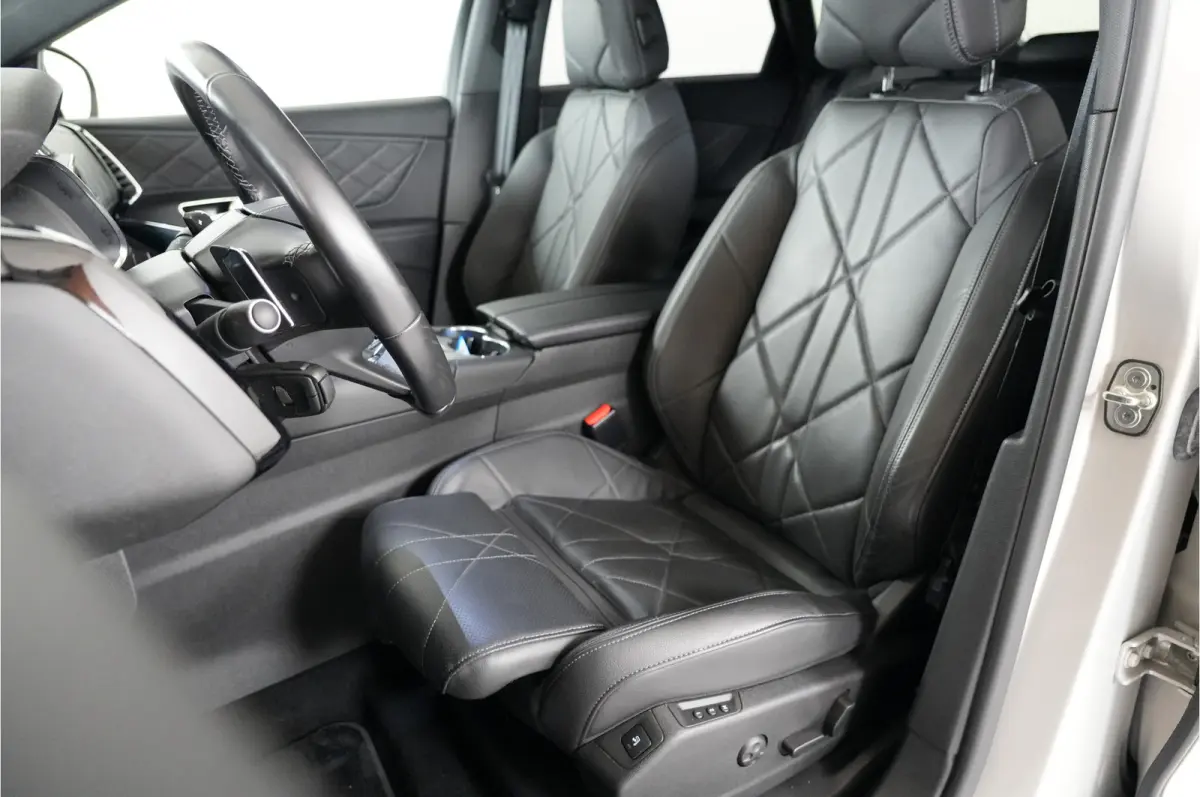 E-Tense 300 pk 4x4 | Pano | Leder | Massage | Nachtzicht | Stl. verw. | Camera 360 | El. klep | Premium Audio |