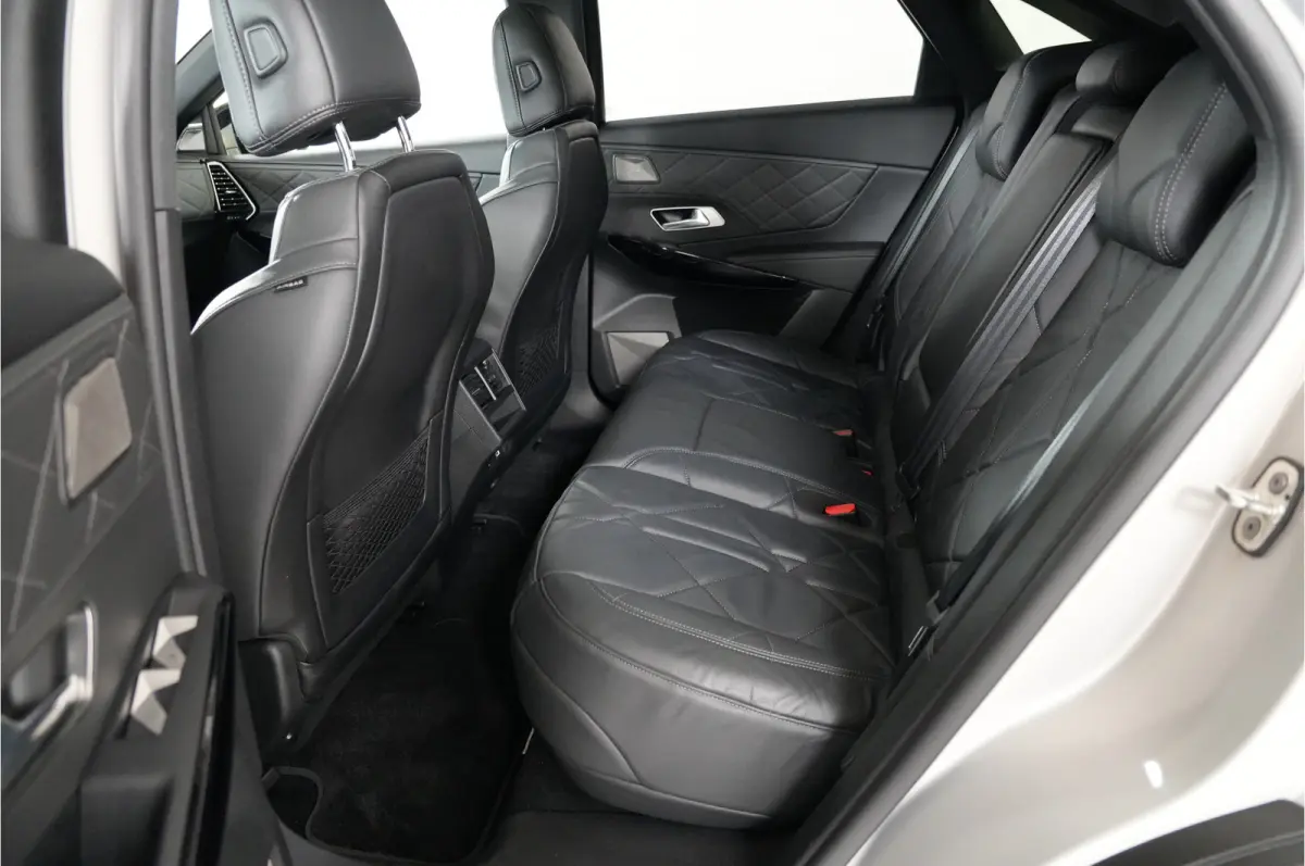 E-Tense 300 pk 4x4 | Pano | Leder | Massage | Nachtzicht | Stl. verw. | Camera 360 | El. klep | Premium Audio |