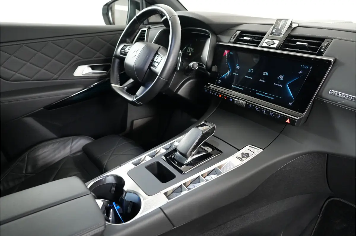 E-Tense 300 pk 4x4 | Pano | Leder | Massage | Nachtzicht | Stl. verw. | Camera 360 | El. klep | Premium Audio |