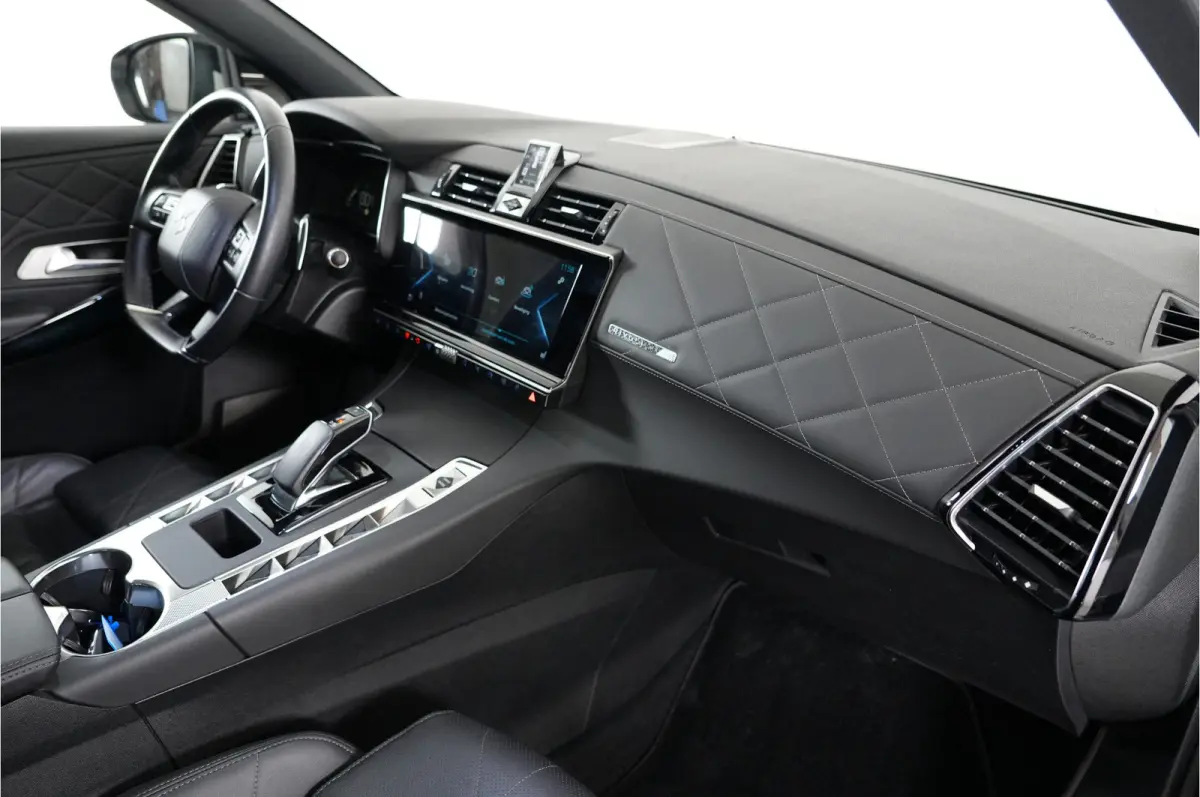 E-Tense 300 pk 4x4 | Pano | Leder | Massage | Nachtzicht | Stl. verw. | Camera 360 | El. klep | Premium Audio |