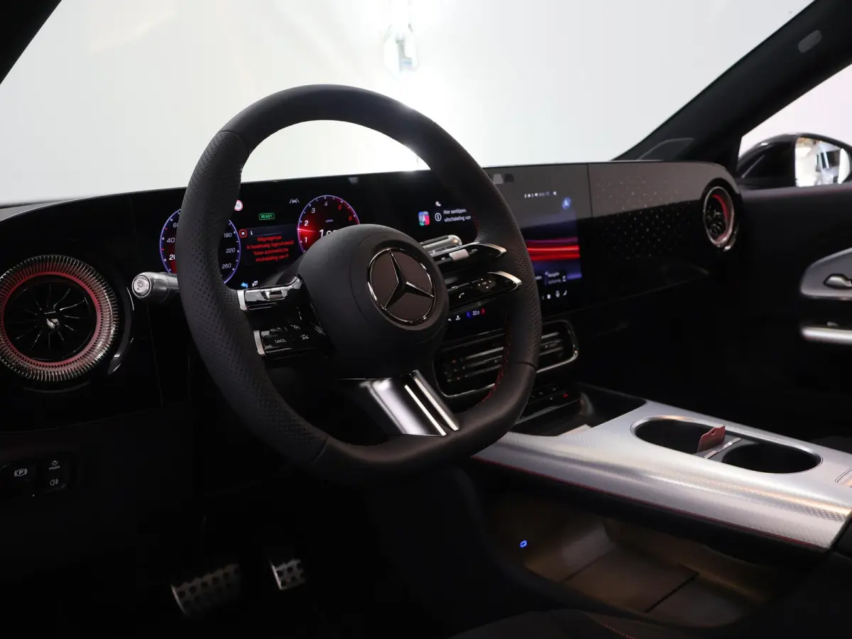 180 Business Solution AMG | Night | Panoramadak | Memory | Trekhaak | Sfeerverlichting | Stoelverwarming |